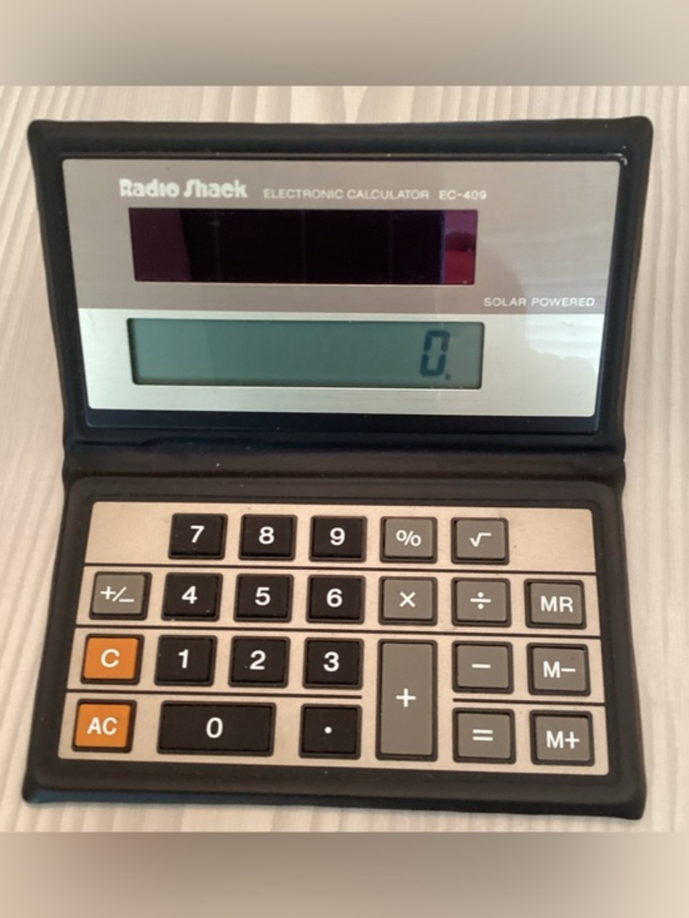 RadioShack EC-409 Solar Calculator Wallet Style 1980s Vintage Made in Japan